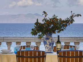 Luxury villa near the beach with wonderful view of Aeolian Island San Cono